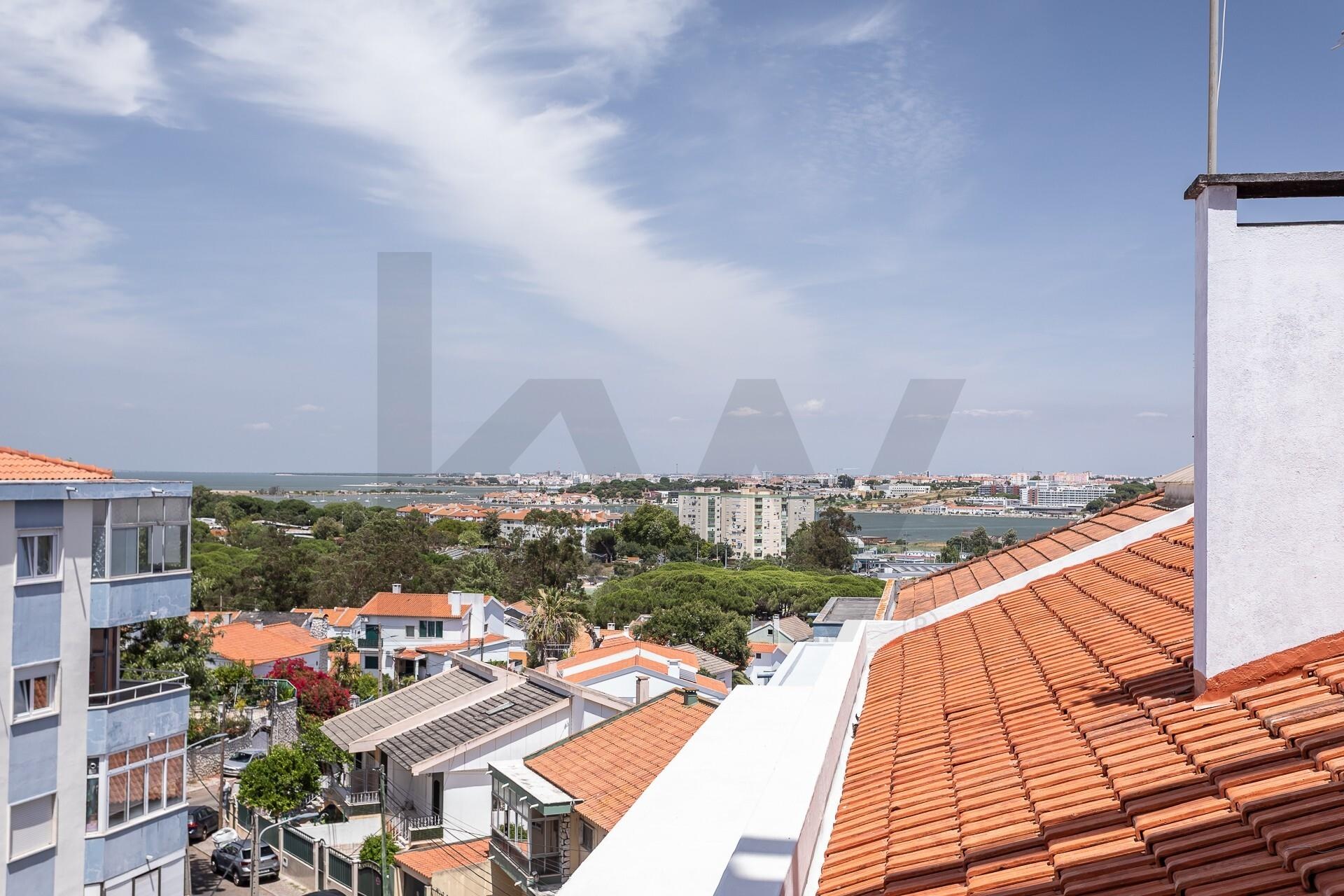 Apartamento T2 à Venda em Seixal - Portugal - 2