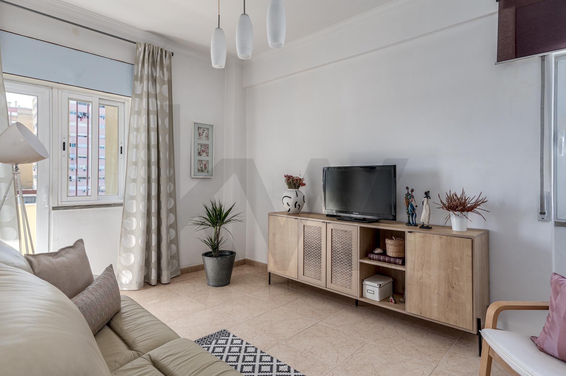 Apartamento T2 à Venda em Seixal - Portugal - 2
