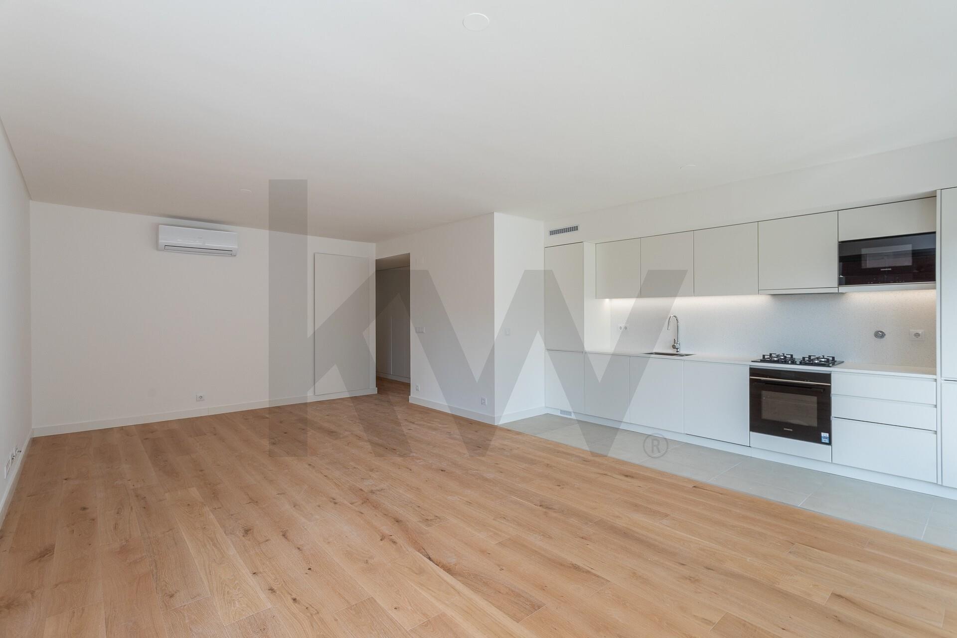 2 Bedroom Home for Sale in Seixal - Setúbal - Portugal - 4
