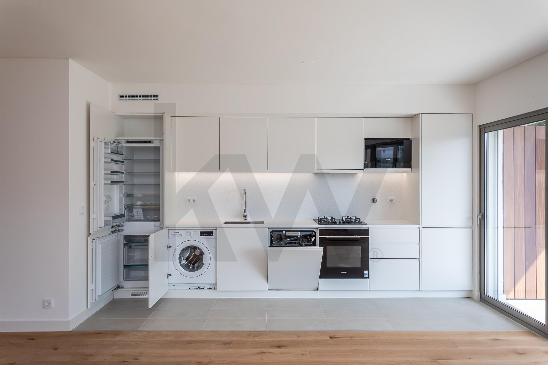 2 Bedroom Home for Sale in Seixal - Setúbal - Portugal - 8