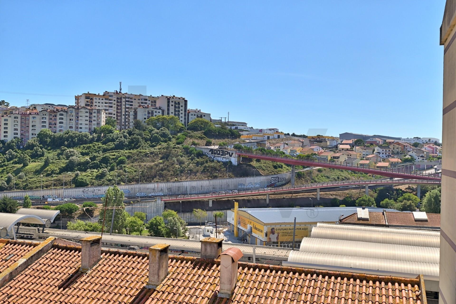 Apartamento T3 à Venda em Agualva-Cacém - Lisboa - Portugal - 3