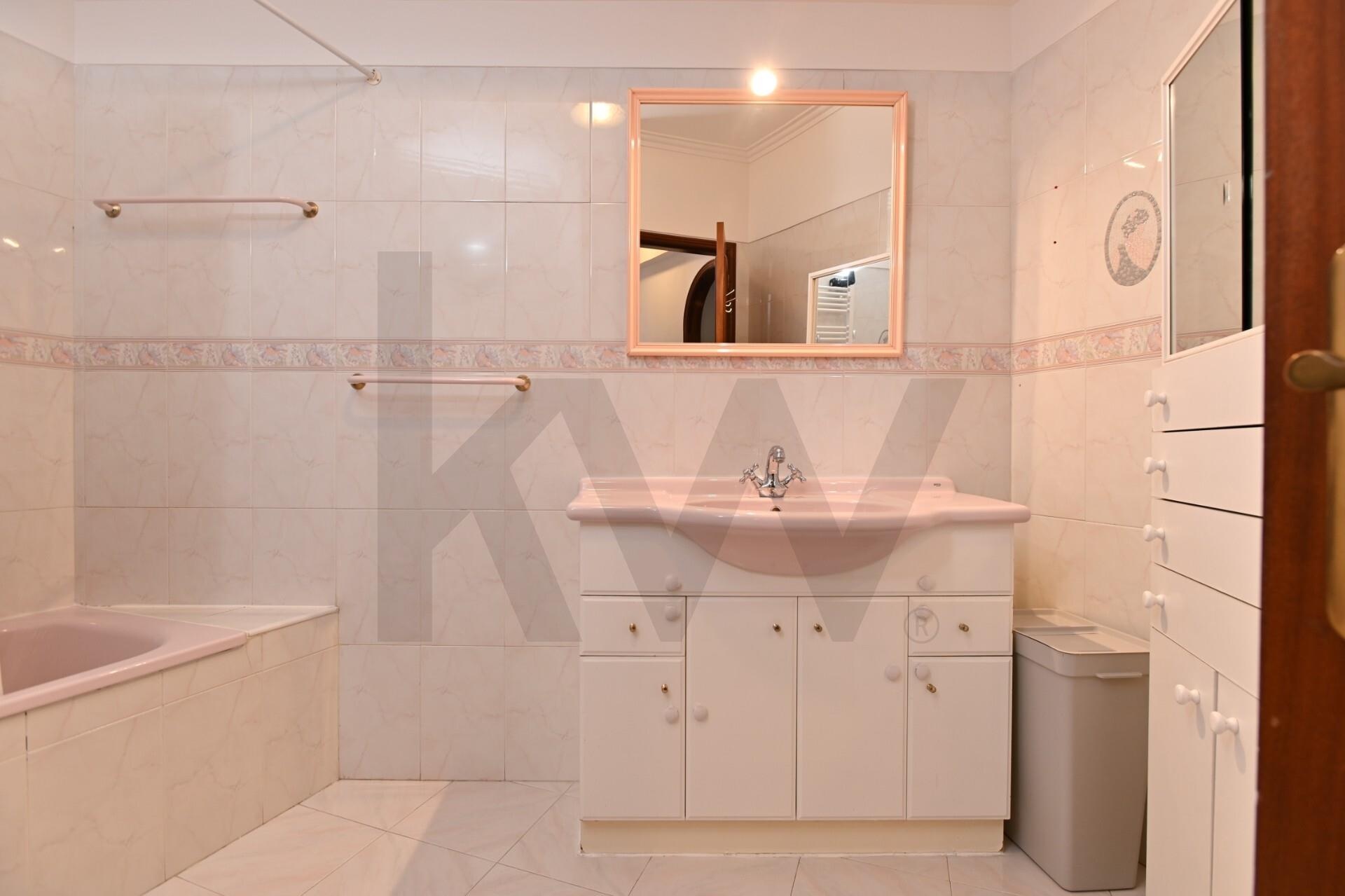 Apartamento T3 à Venda em Agualva-Cacém - Lisboa - Portugal - 6