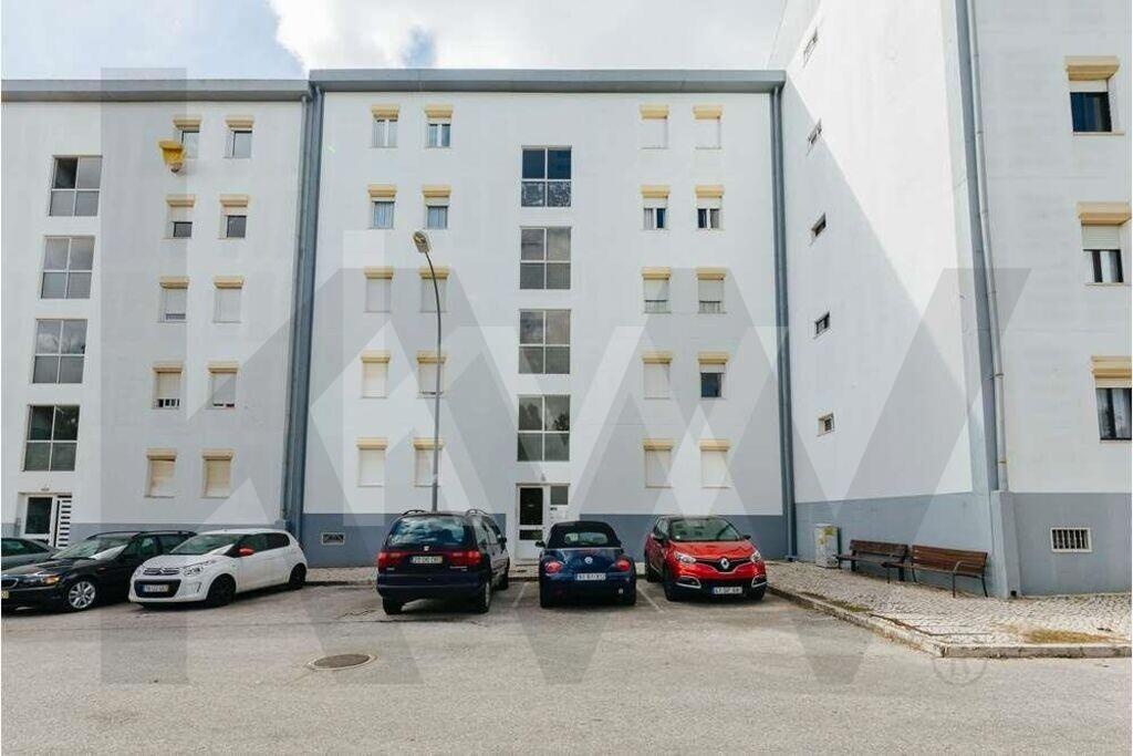 Apartamento T3 à Venda em Agualva-Cacém - Lisboa - Portugal - 1