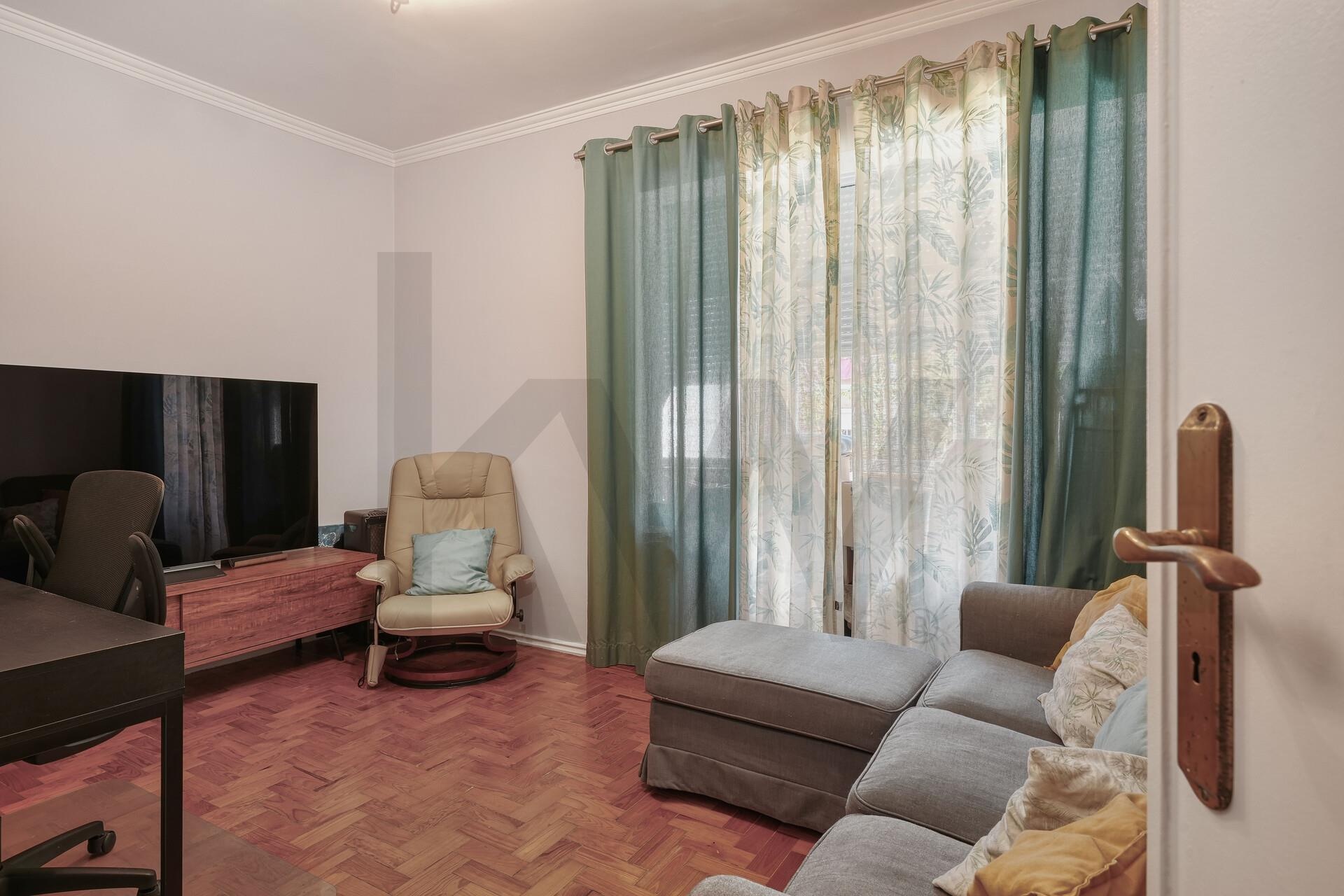 Apartamento T3 à Venda em Agualva-cacém - Lisboa - Portugal - 1