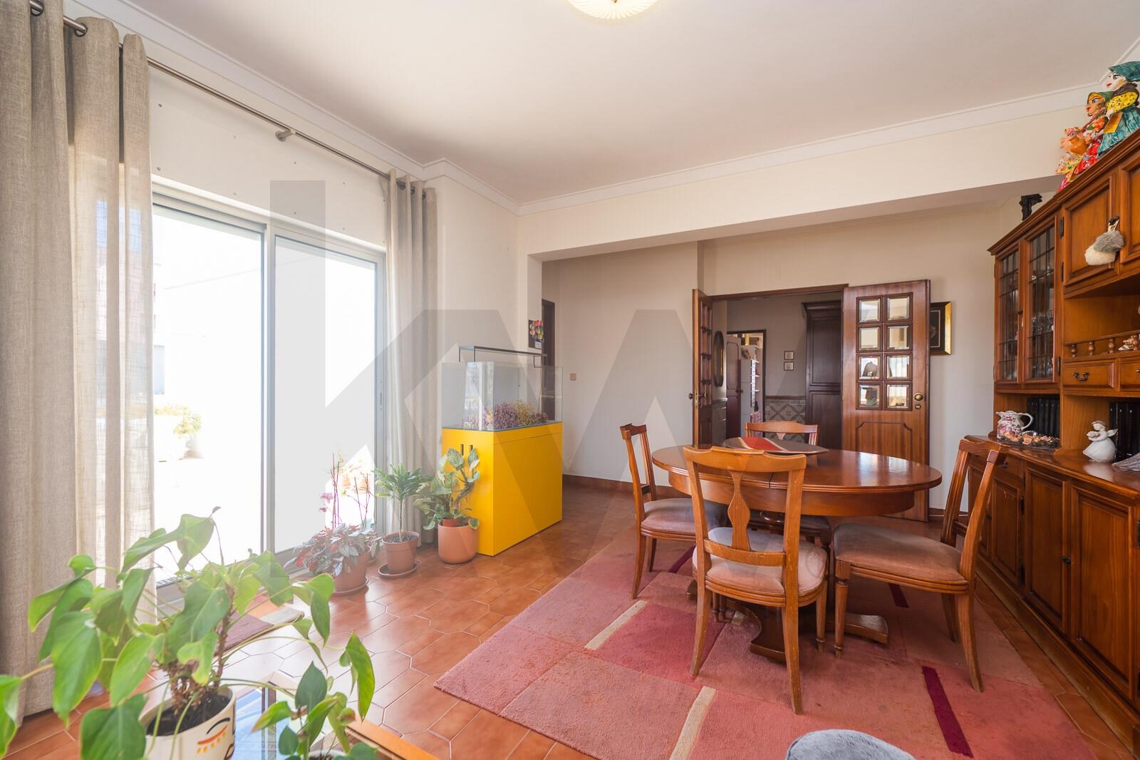 3 Bedroom Home for Sale in Agualva-cacém - Lisbon - Portugal - 8
