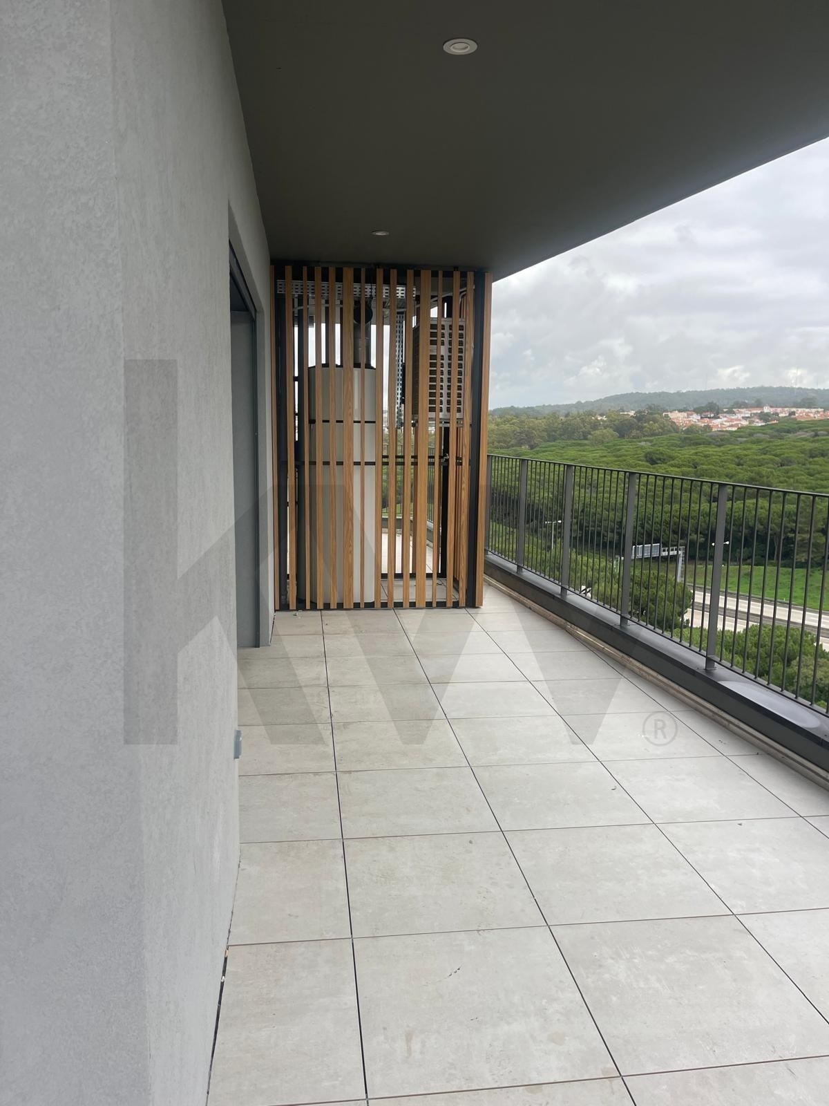 Apartamento T3 à Venda em Algés - Lisboa - Portugal - 3