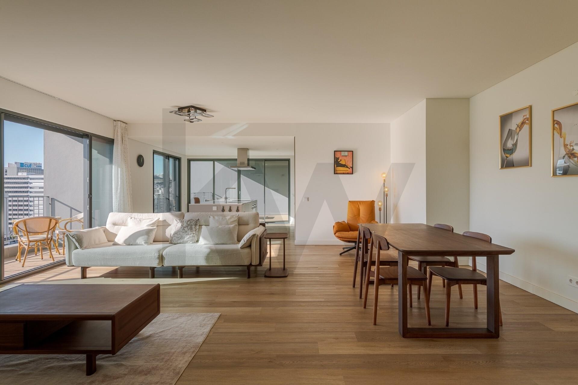 Apartamento T3 à Venda em Algés - Lisboa - Portugal - 1