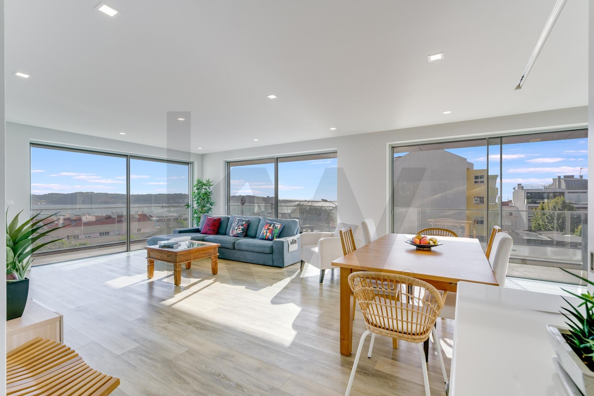 Apartamento T3 à Venda em Algés - Lisboa - Portugal - 2
