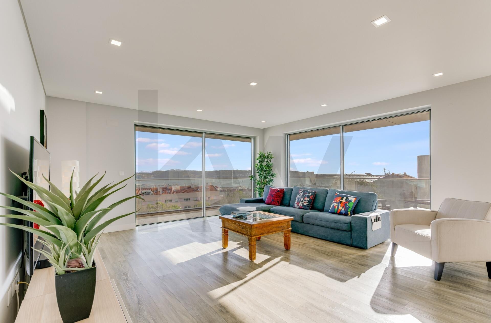Apartamento T3 à Venda em Algés - Lisboa - Portugal - 4