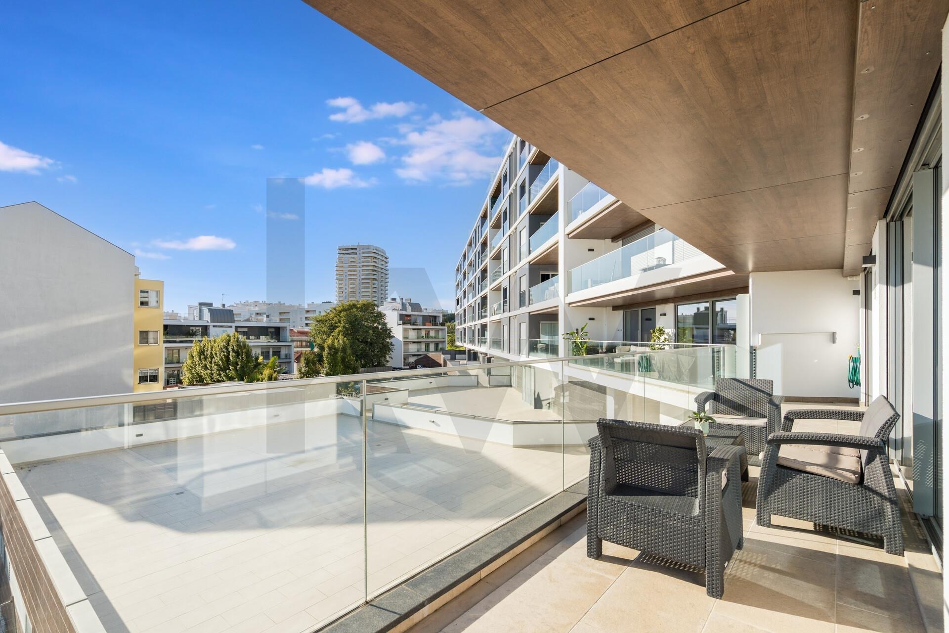 Apartamento T3 à Venda em Algés - Lisboa - Portugal - 5