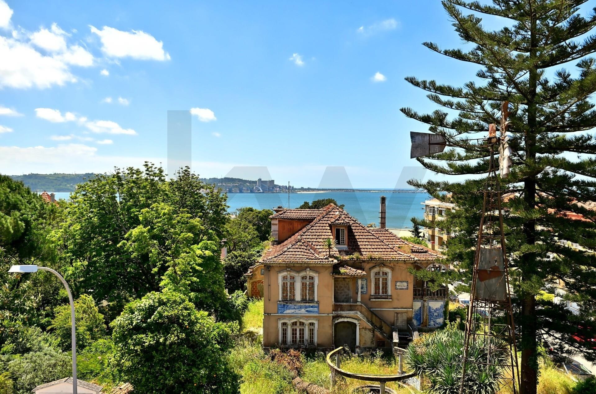 Apartamento T3 à Venda em Algés - Lisboa - Portugal - 1