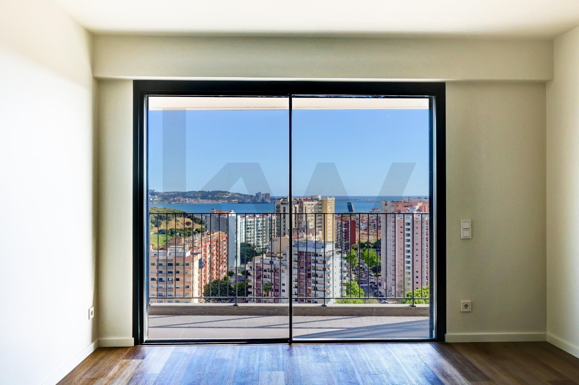 Apartamento T3 à Venda em Algés - Lisboa - Portugal - 1