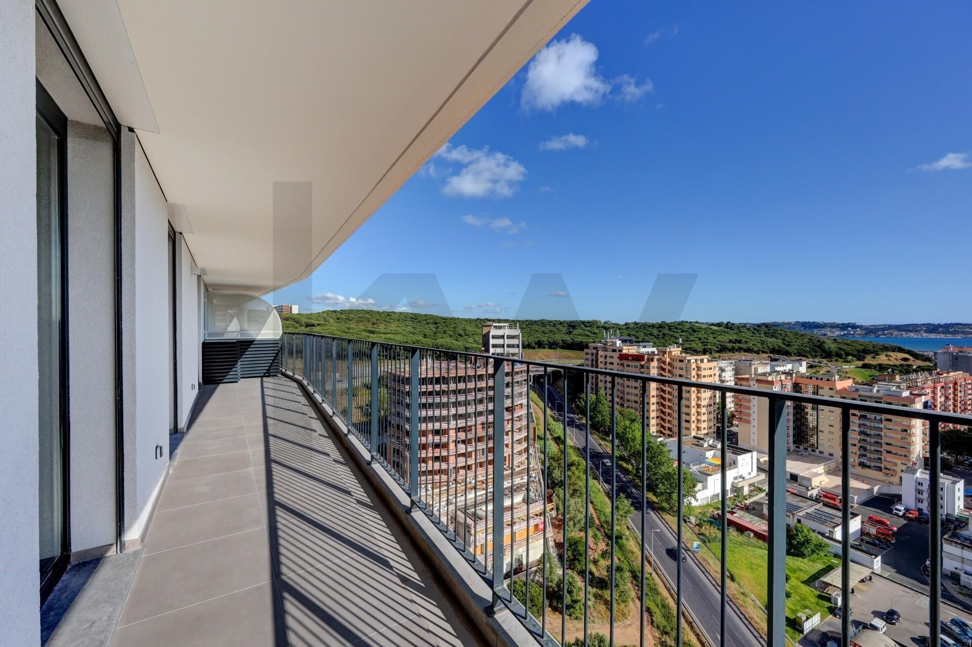 Apartamento T3 à Venda em Algés - Lisboa - Portugal - 5