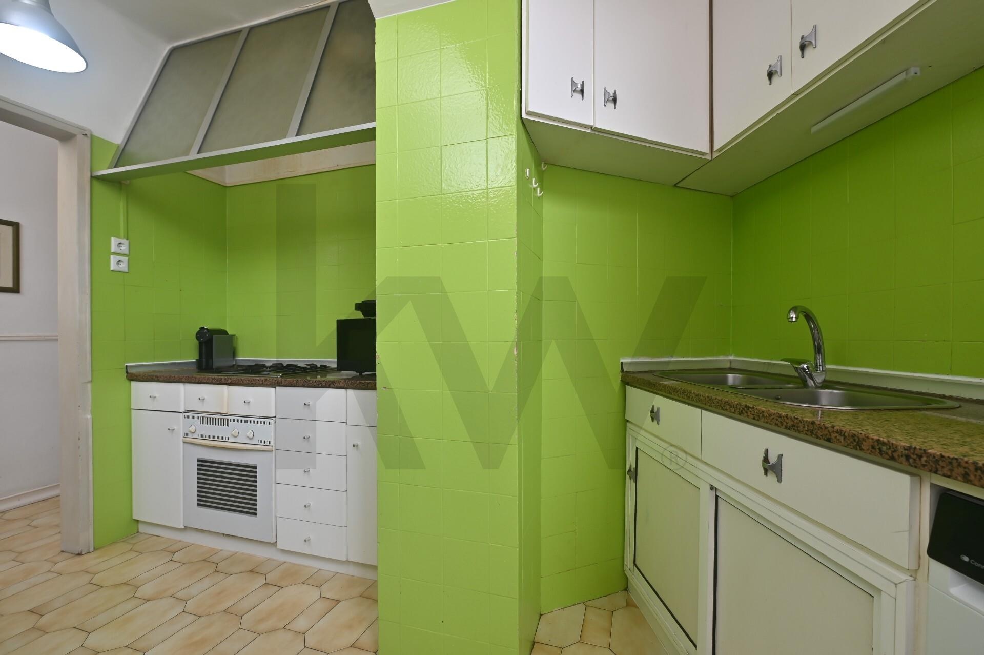 Apartamento T3 à Venda em Algés - Lisboa - Portugal - 2