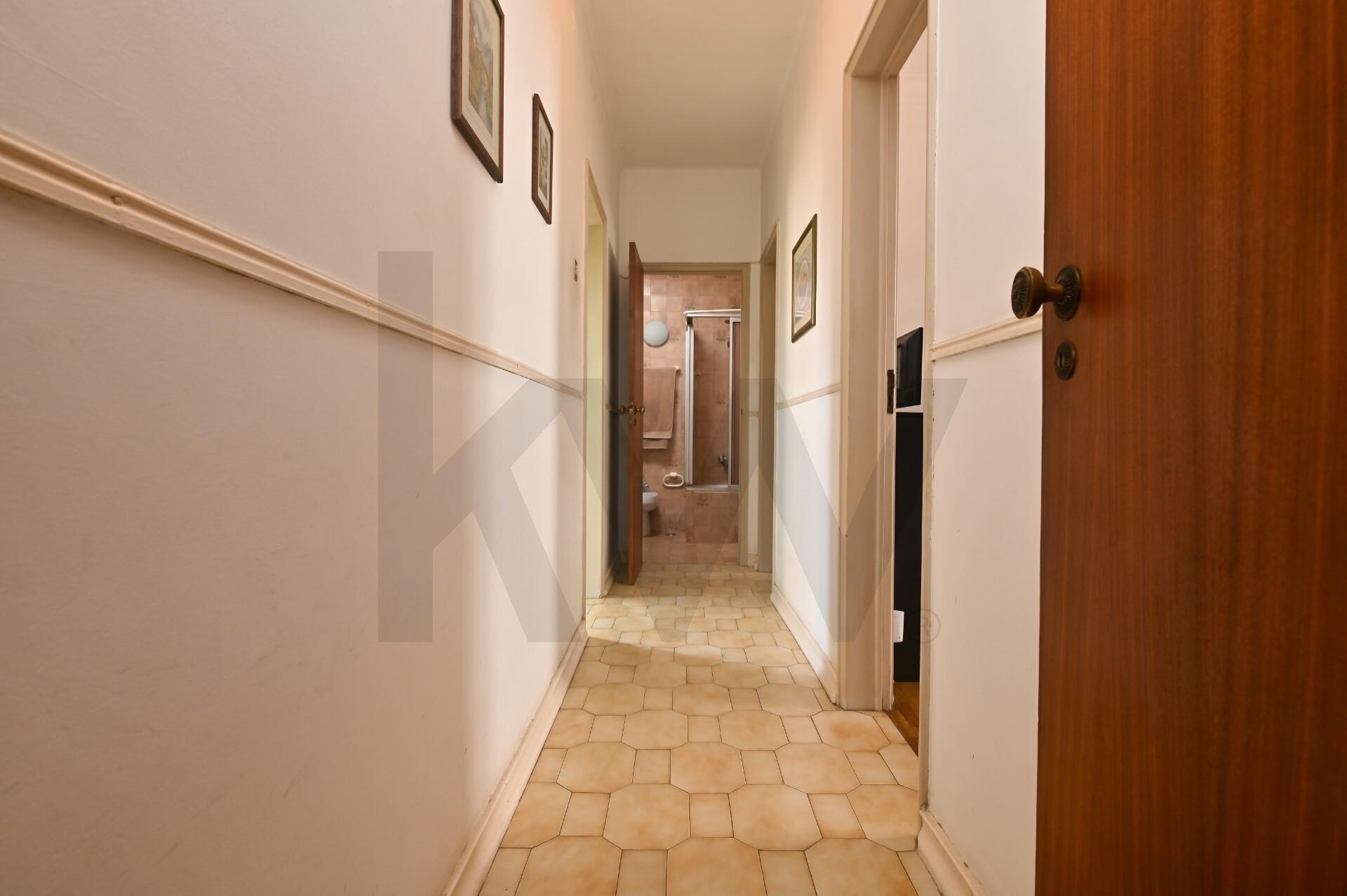 Apartamento T3 à Venda em Algés - Lisboa - Portugal - 5