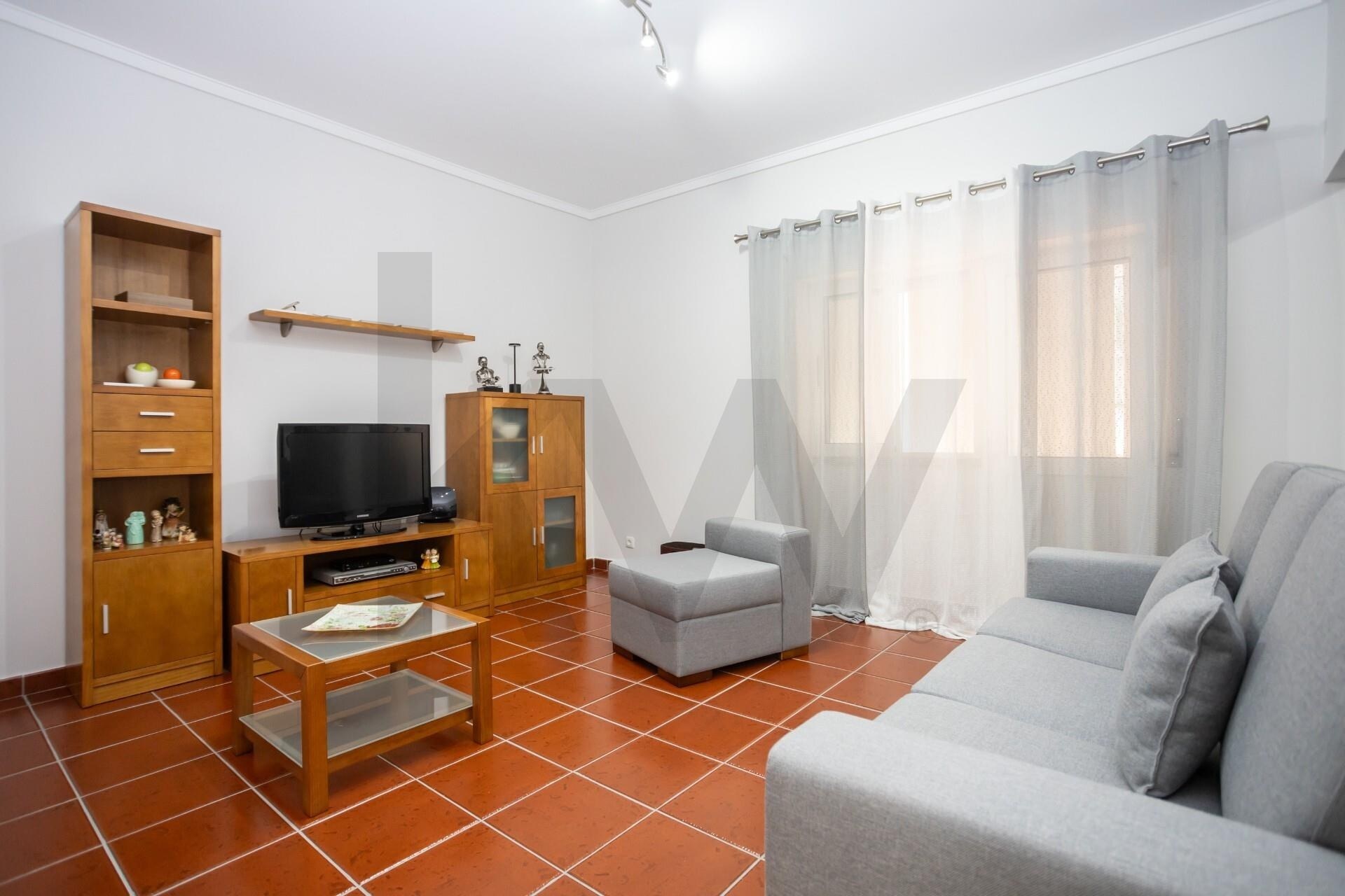 Apartamento T3 à Venda em Almada - Setúbal - Portugal - 1