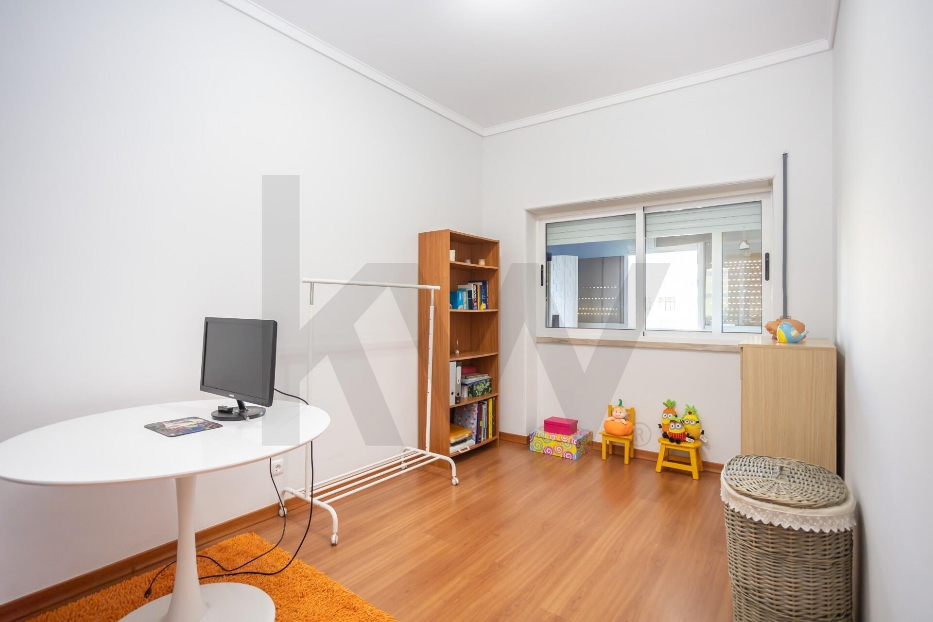 Apartamento T3 à Venda em Almada - Setúbal - Portugal - 5
