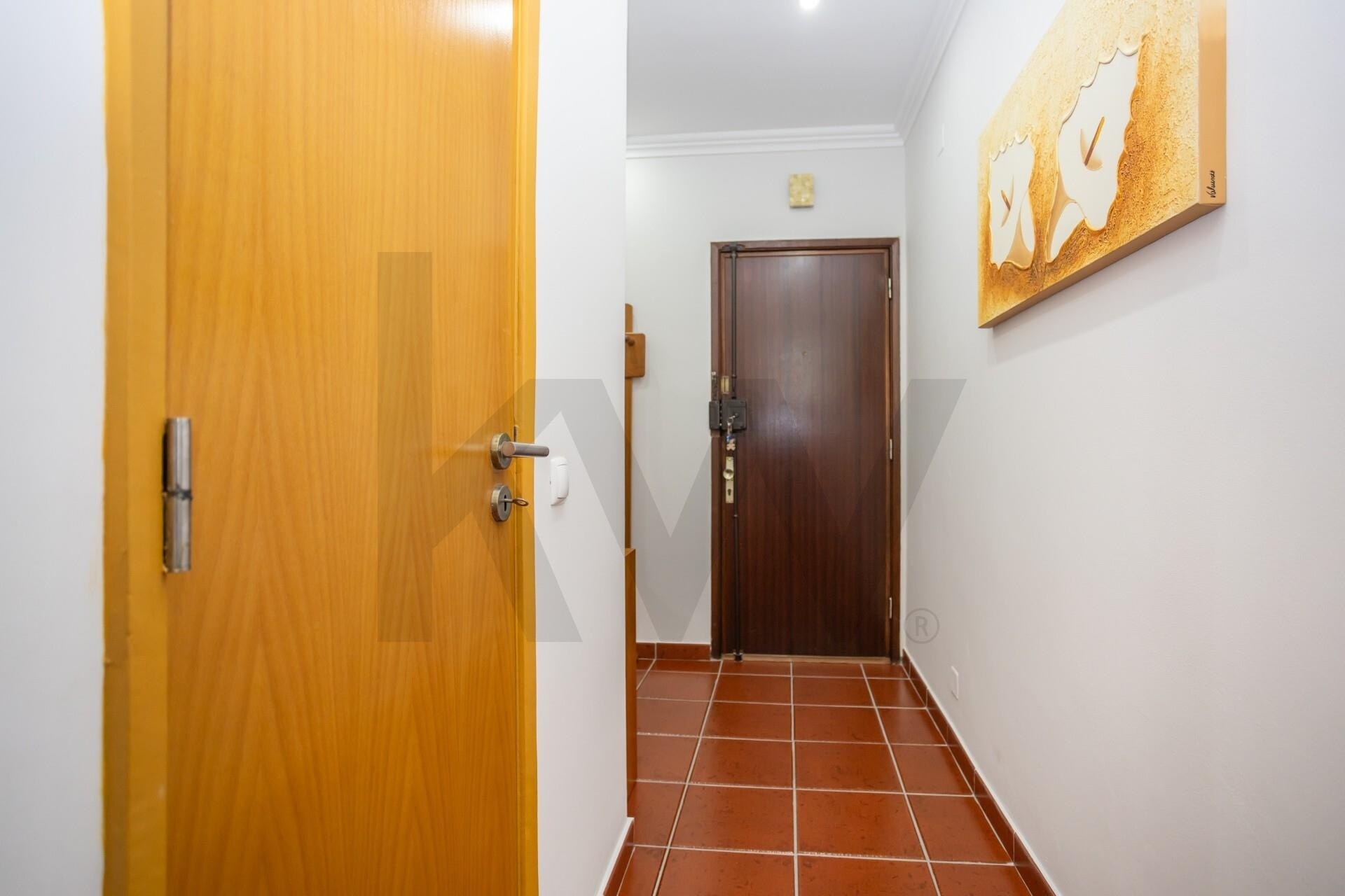 Apartamento T3 à Venda em Almada - Setúbal - Portugal - 8