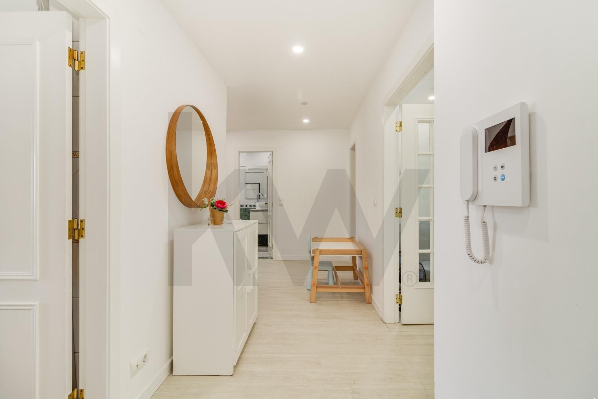 Apartamento T3 à Venda em Almada - Setúbal - Portugal - 2
