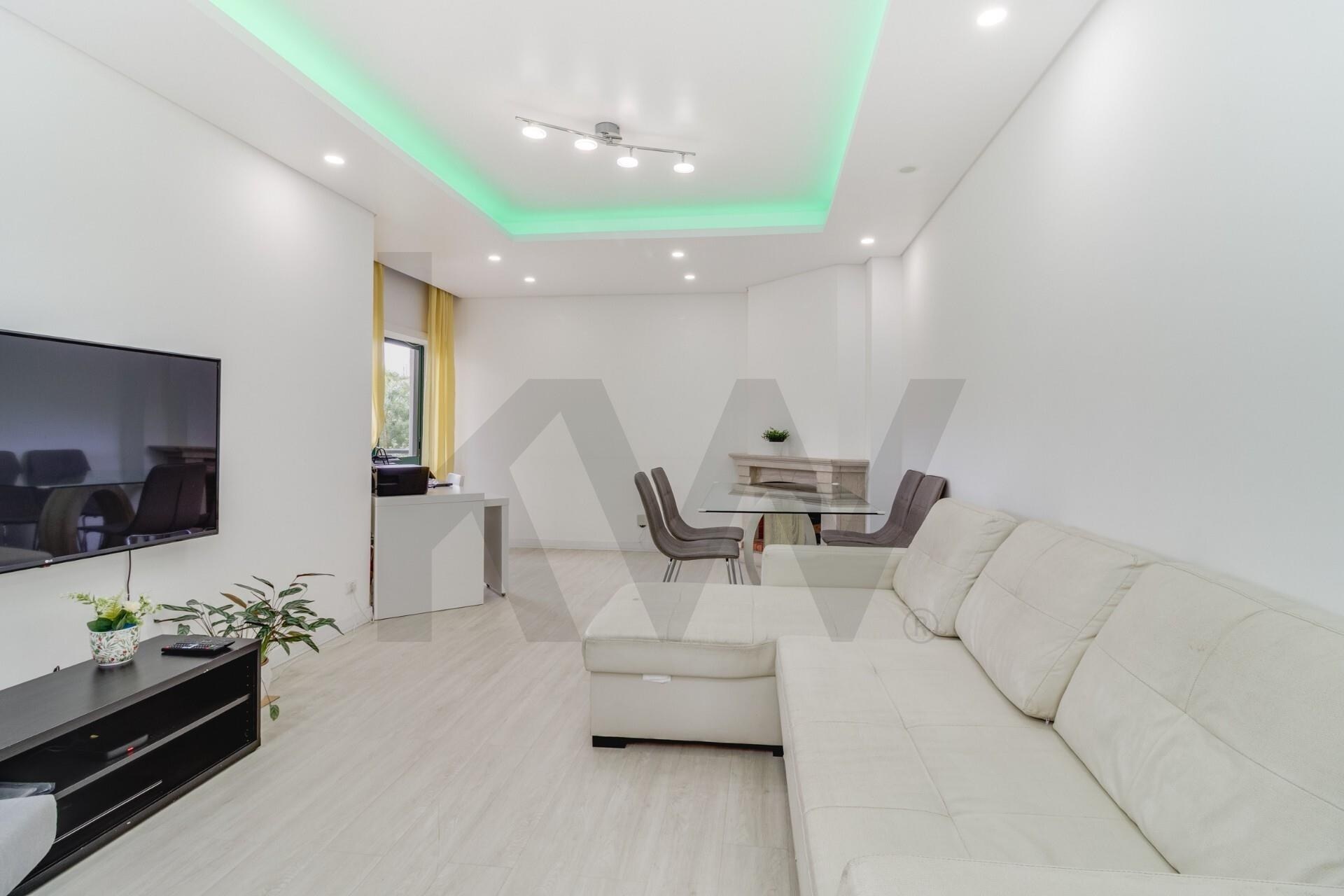 Apartamento T3 à Venda em Almada - Setúbal - Portugal - 5