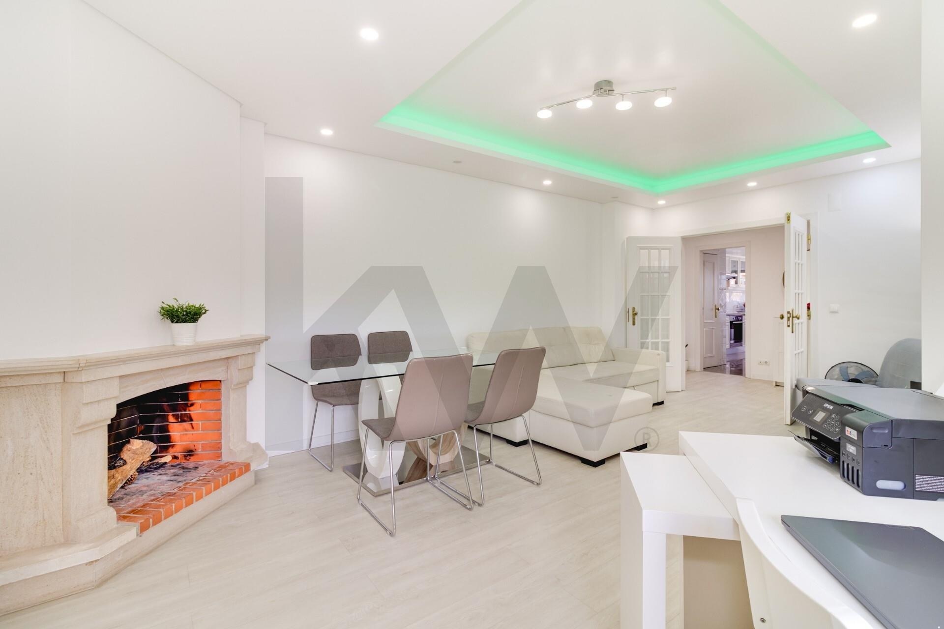 Apartamento T3 à Venda em Almada - Setúbal - Portugal - 6