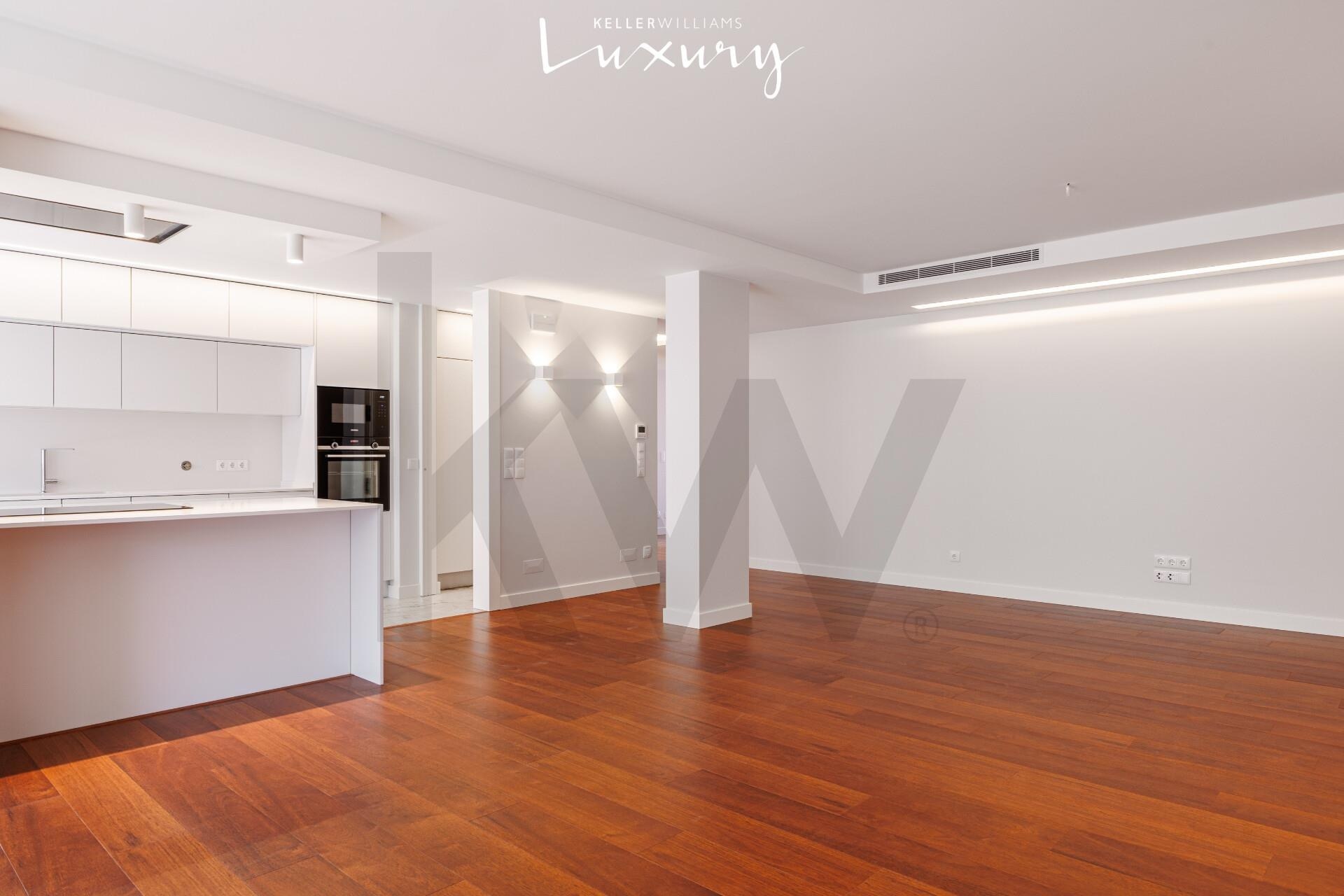Apartamento T3 à Venda em Almada - Setúbal - Portugal - 6