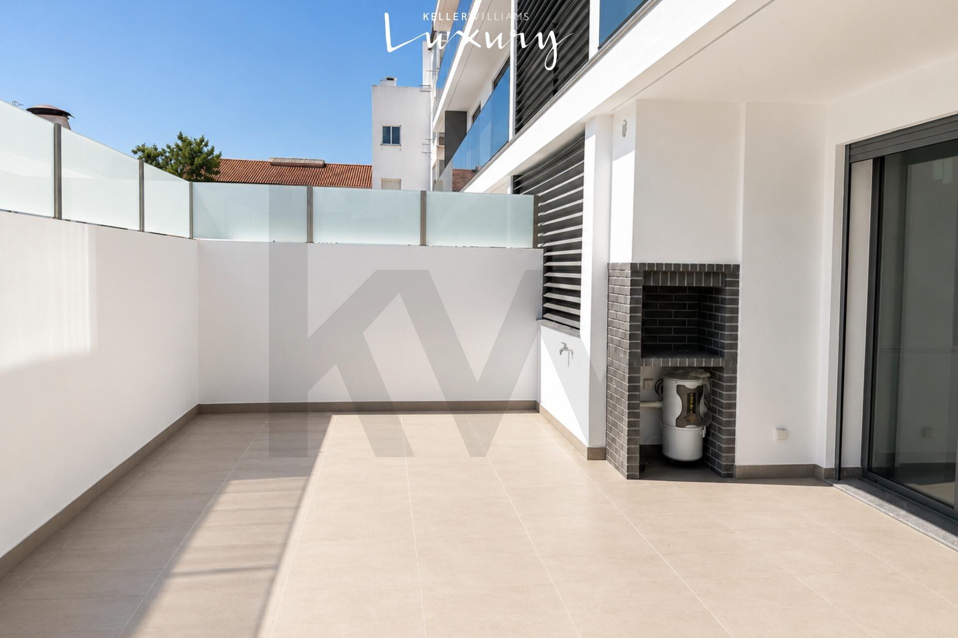 Apartamento T3 à Venda em Almada - Setúbal - Portugal - 7