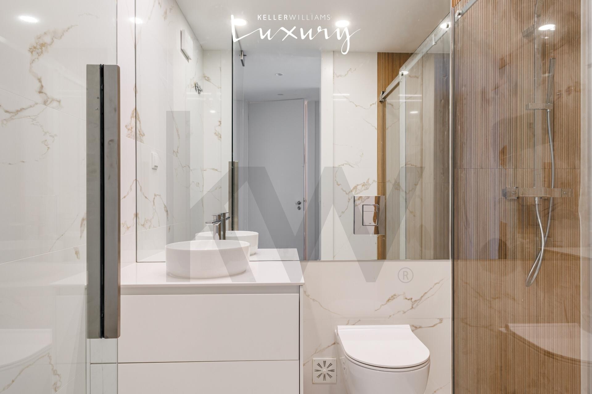 Apartamento T3 à Venda em Almada - Setúbal - Portugal - 4
