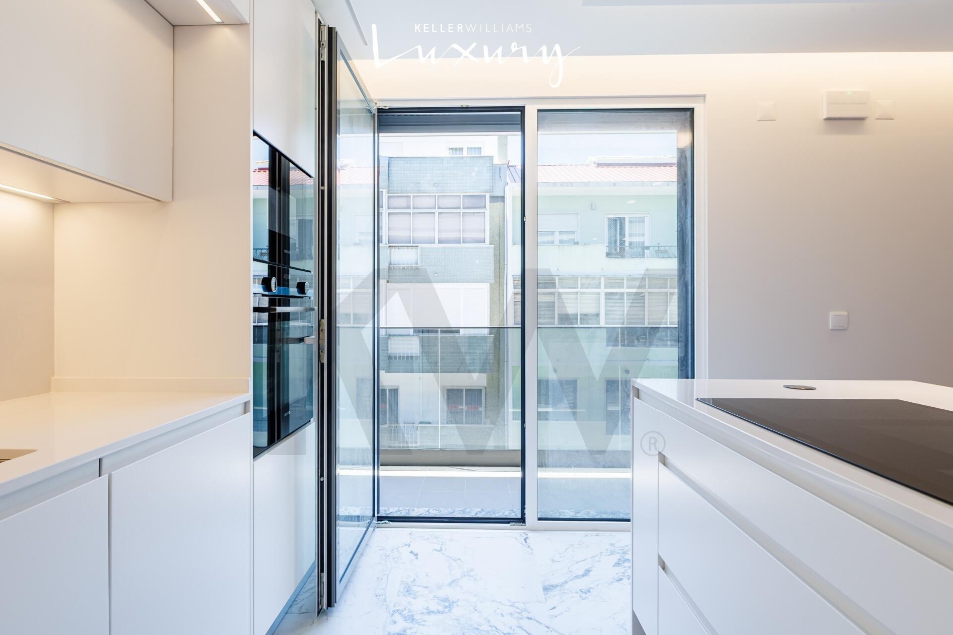 Apartamento T3 à Venda em Almada - Setúbal - Portugal - 5