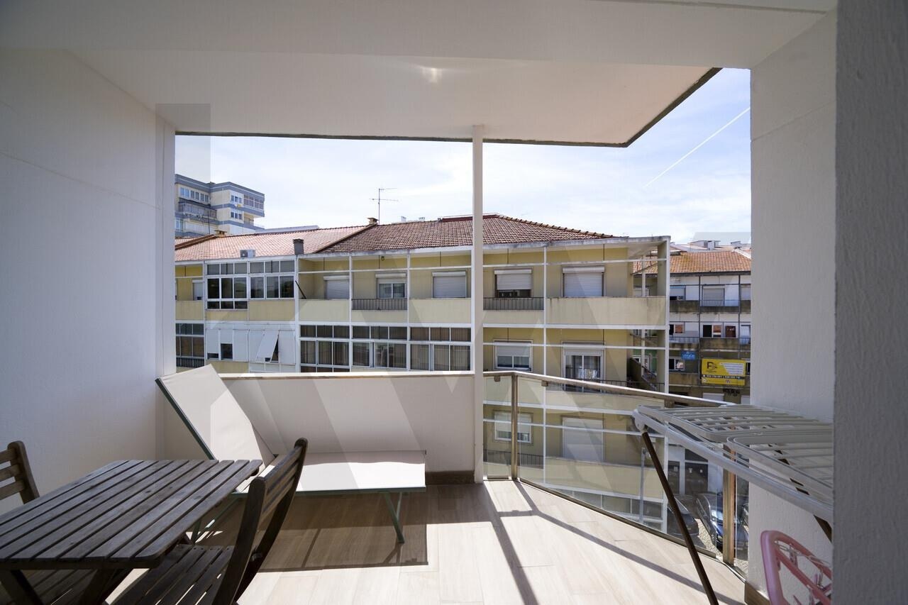 Apartamento T3 à Venda em Almada - Setúbal - Portugal - 3