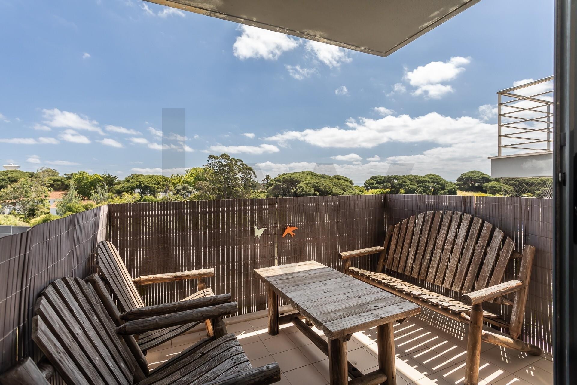 Apartamento T3 à Venda em Almada - Setúbal - Portugal - 1