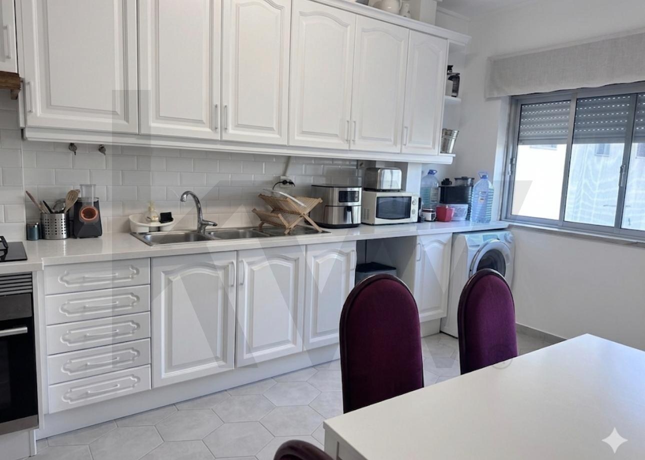 Apartamento T3 à Venda em Almada - Setúbal - Portugal - 4