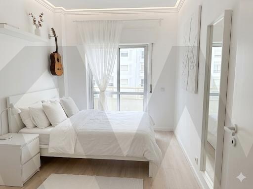 Apartamento T3 à Venda em Almada - Setúbal - Portugal - 5