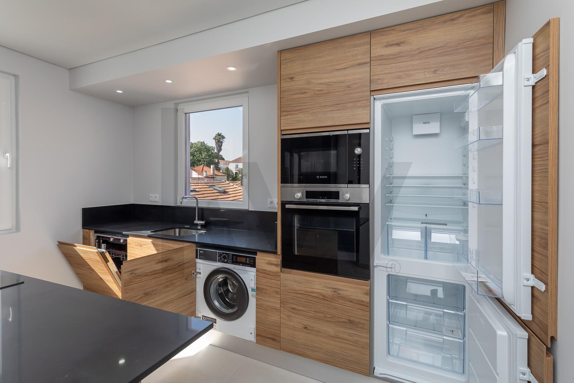 Apartamento T3 à Venda em Almada - Setúbal - Portugal - 3