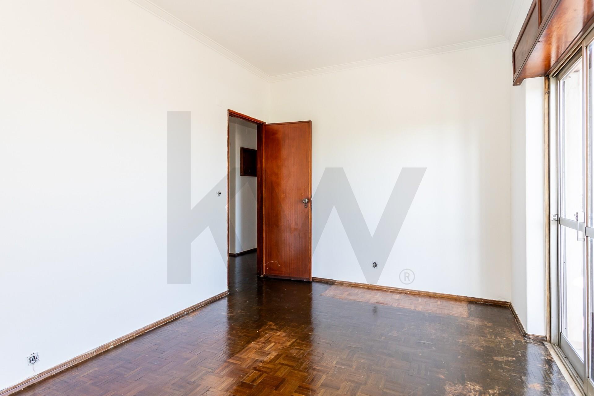 Apartamento T3 à Venda em Amadora - Lisboa - Portugal - 4