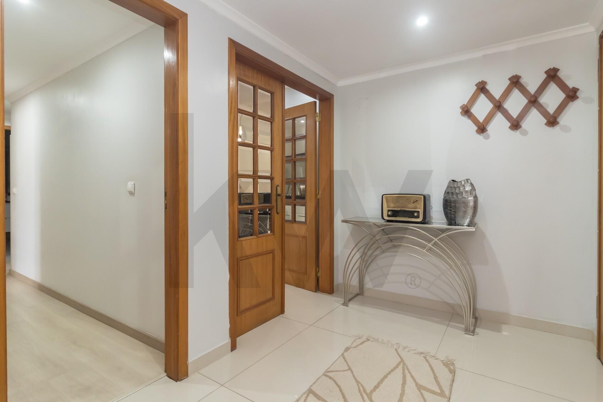 Apartamento T3 à Venda em Barreiro - Setúbal - Portugal - 3