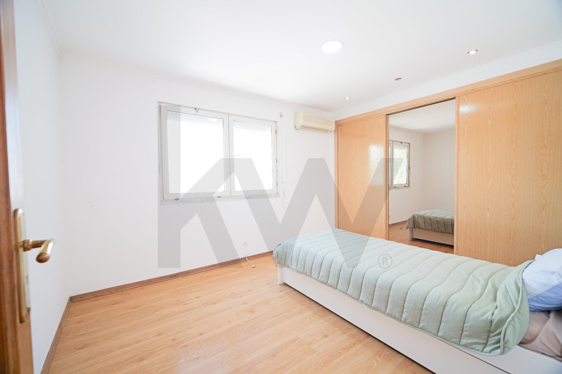 Apartamento T3 à Venda em Barreiro - Setúbal - Portugal - 4