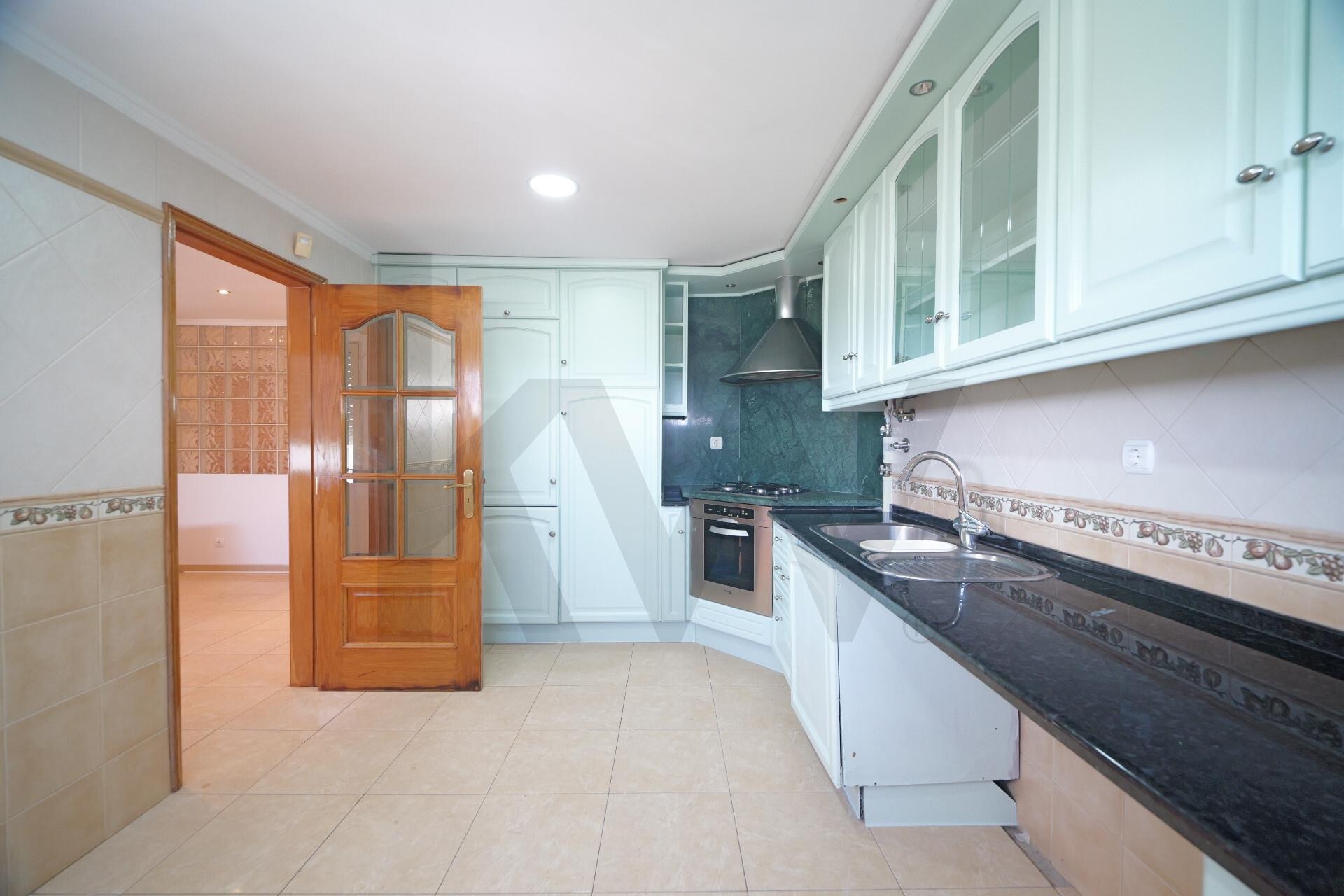 Apartamento T3 à Venda em Barreiro - Setúbal - Portugal - 5
