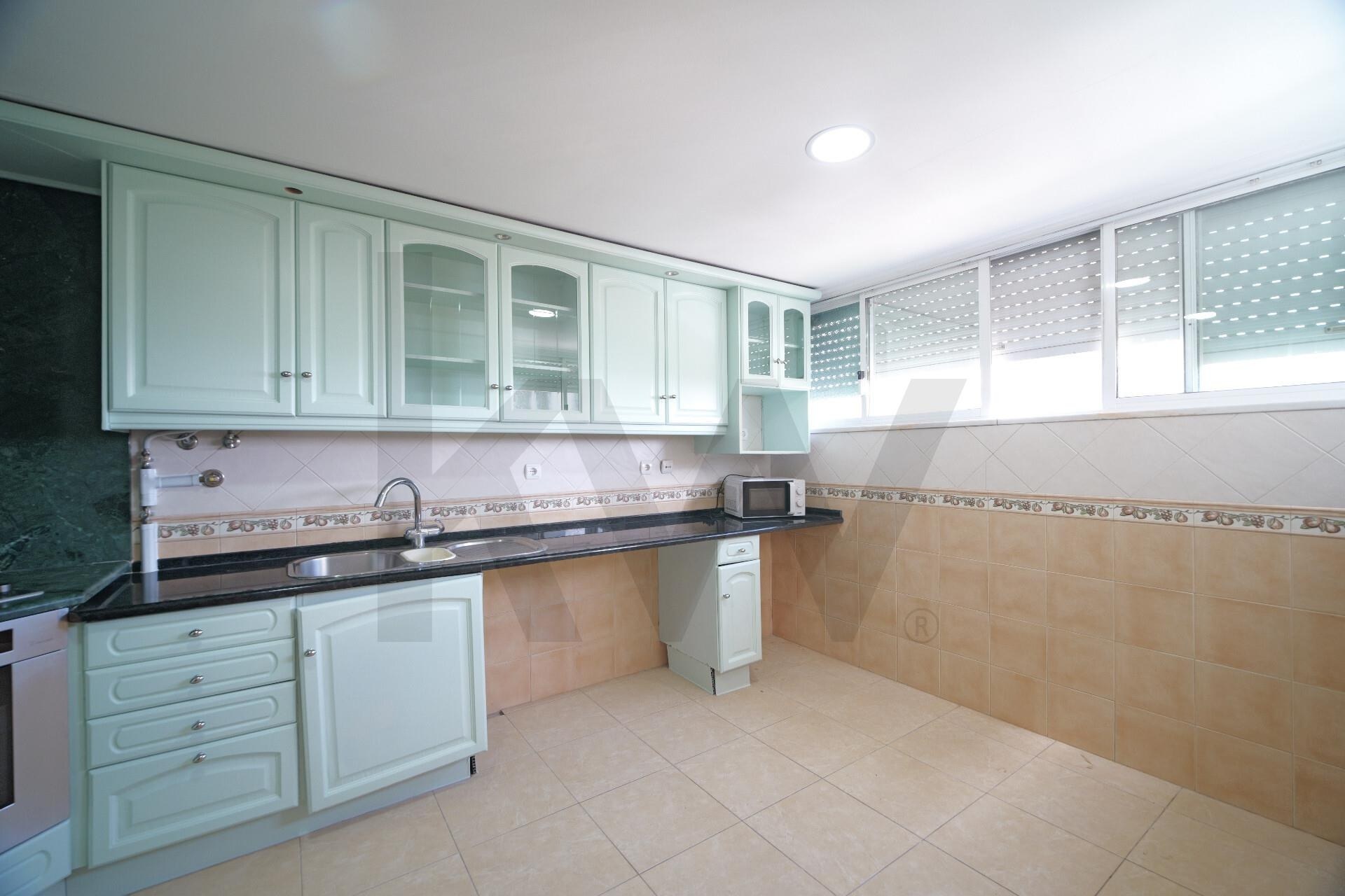Apartamento T3 à Venda em Barreiro - Setúbal - Portugal - 6