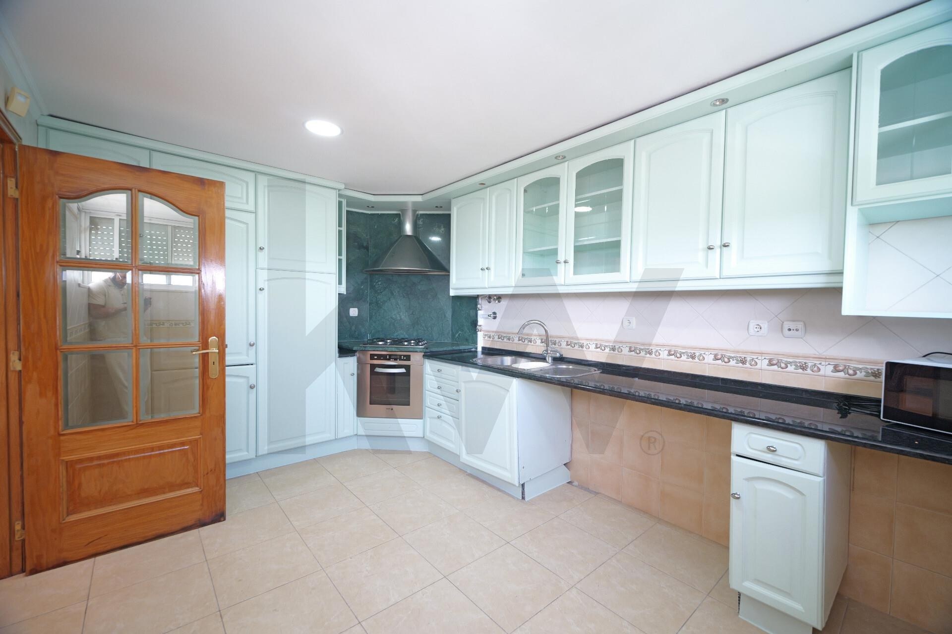 Apartamento T3 à Venda em Barreiro - Setúbal - Portugal - 8