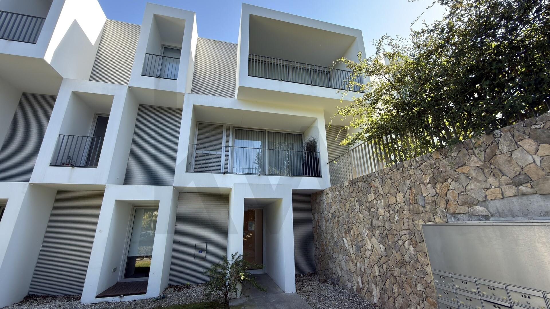 Apartamento T3 à Venda em Belas - Lisboa - Portugal - 2