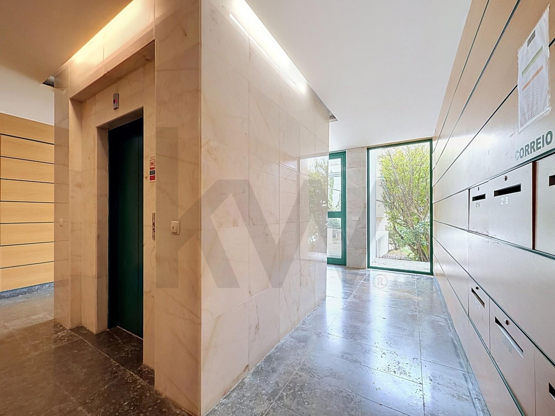 Apartamento T3 à Venda em Belas - Lisboa - Portugal - 4