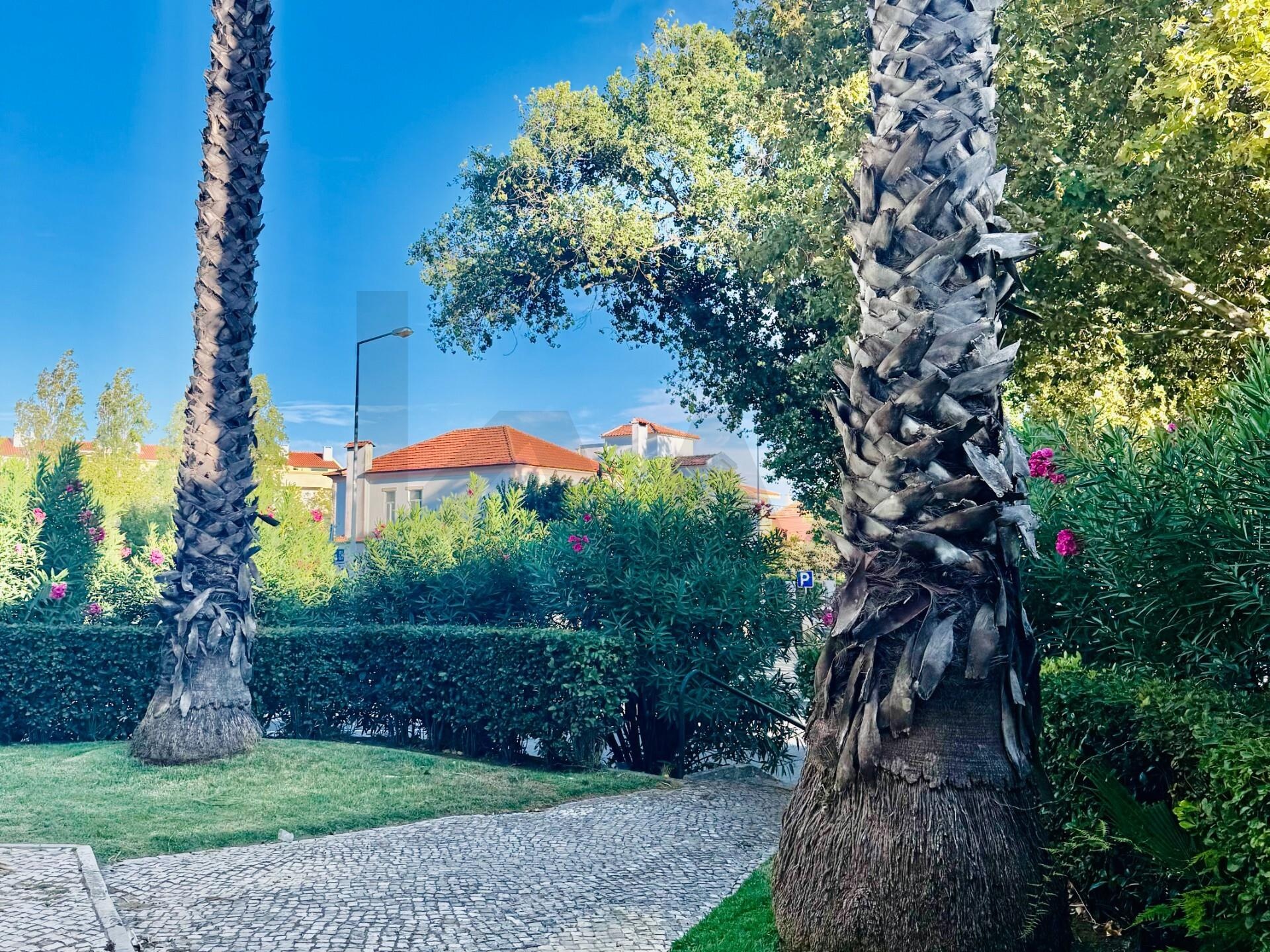 Apartamento T3 à Venda em Carcavelos - Lisboa - Portugal - 2