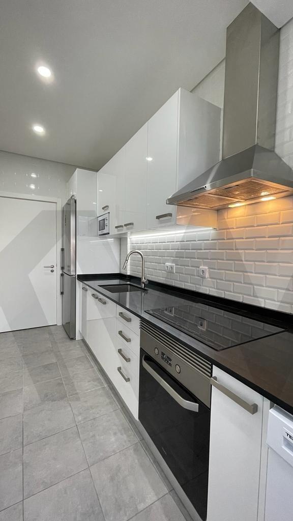 Apartamento T3 à Venda em Carcavelos - Lisboa - Portugal - 2