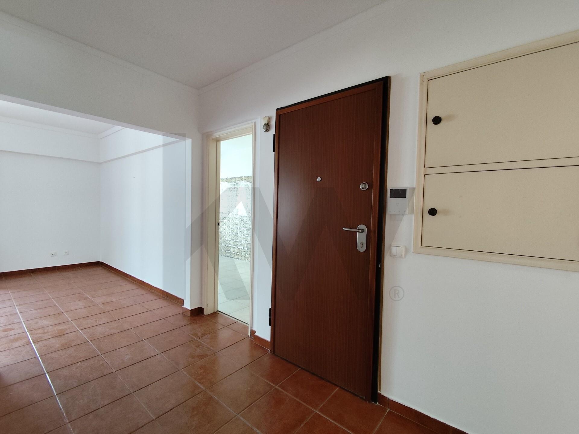 Apartamento T3 à Venda em Carcavelos - Lisboa - Portugal - 2
