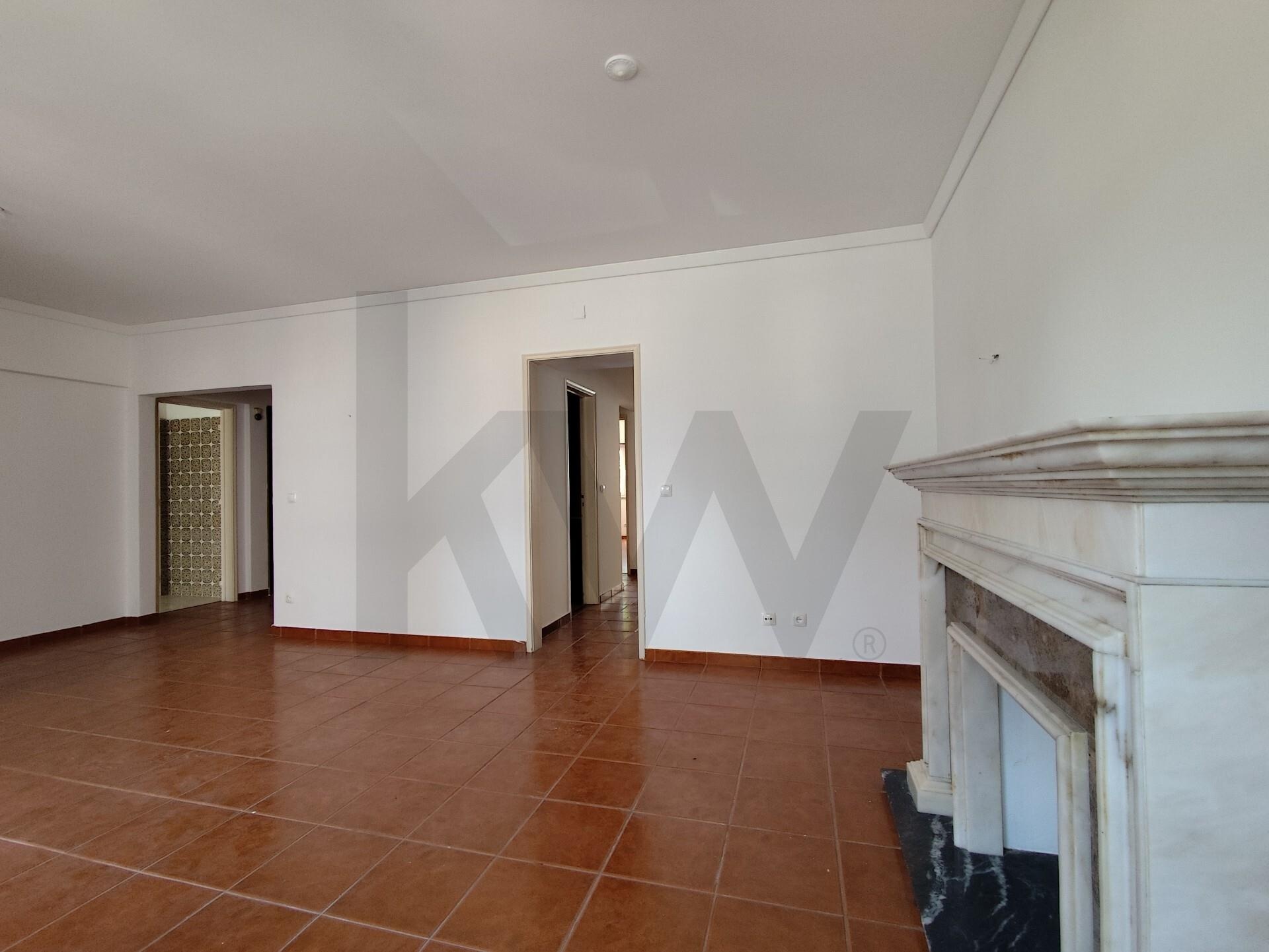 Apartamento T3 à Venda em Carcavelos - Lisboa - Portugal - 4
