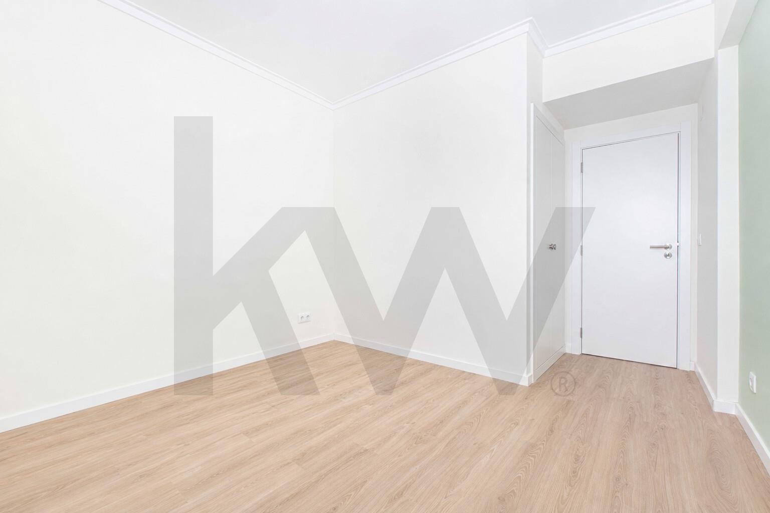 Apartamento T3 à Venda em Carcavelos - Lisboa - Portugal - 3
