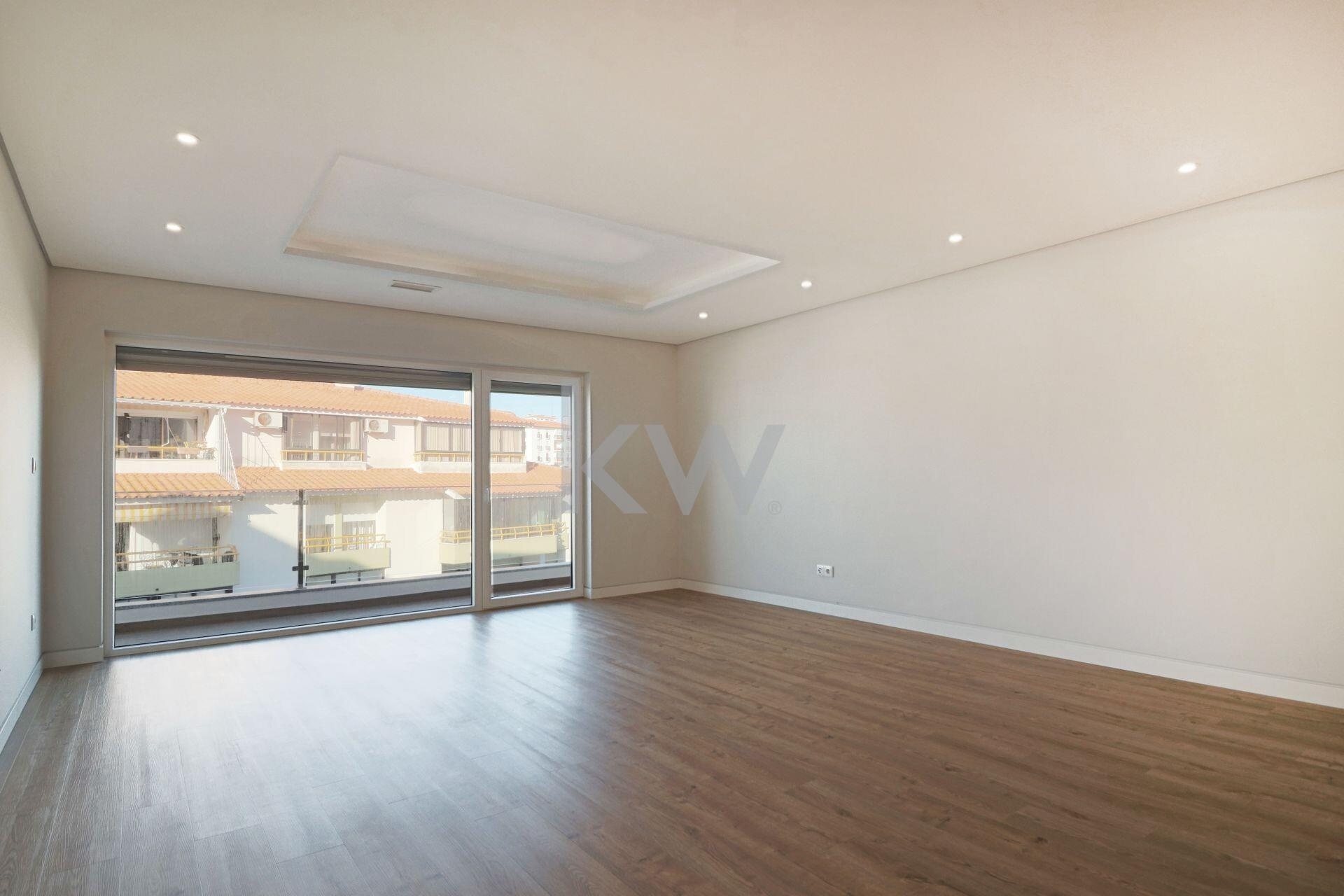 Apartamento T3 à Venda em Carcavelos - Lisboa - Portugal - 2