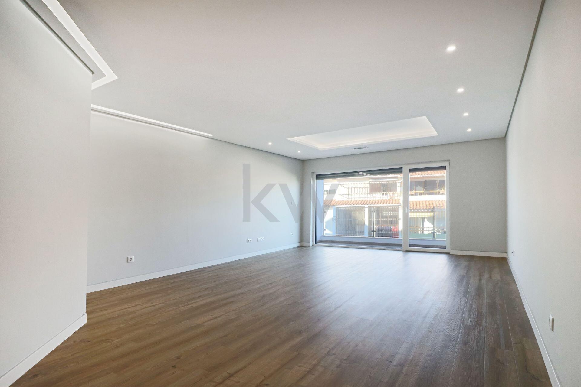 Apartamento T3 à Venda em Carcavelos - Lisboa - Portugal - 3