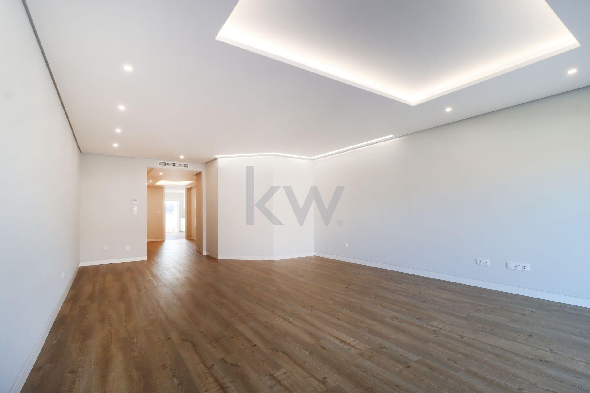 Apartamento T3 à Venda em Carcavelos - Lisboa - Portugal - 4